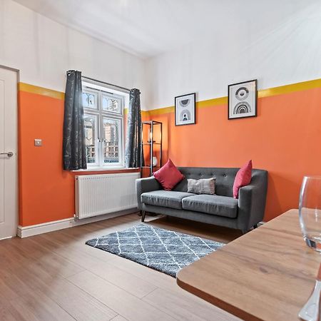 4 Bedroom, 2 Bath In Newcastle Town Centre Exterior foto